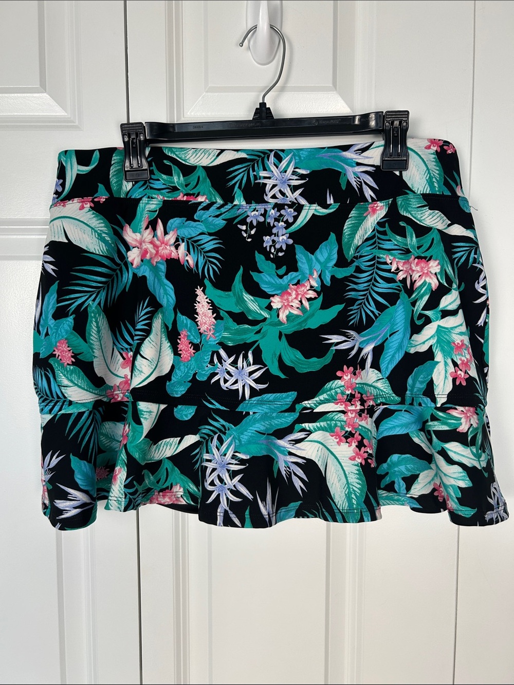 Tommy Bahama Black Tropical Floral Golf Skort with Teal & Pink Leaves